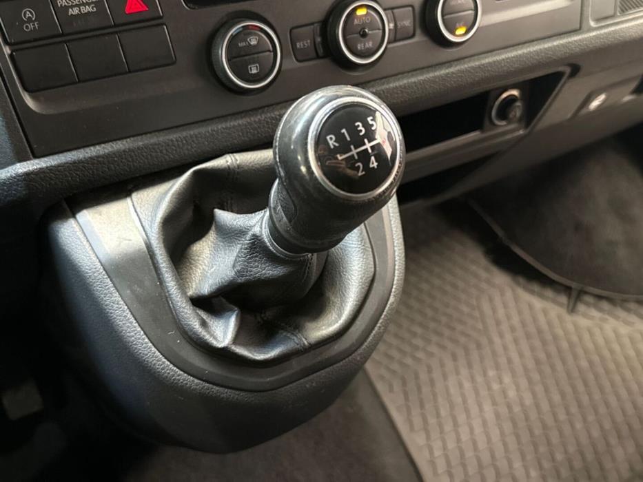 VOLKSWAGEN Caravelle 2017