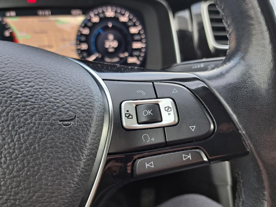 VOLKSWAGEN Golf 2017