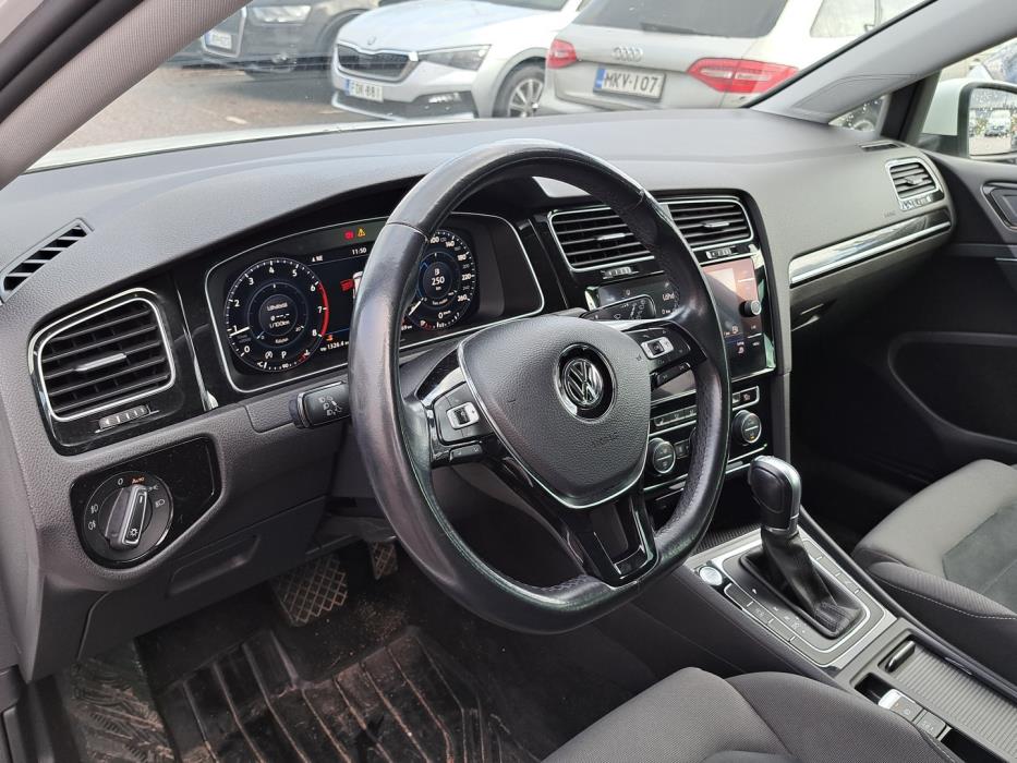 VOLKSWAGEN Golf 2017