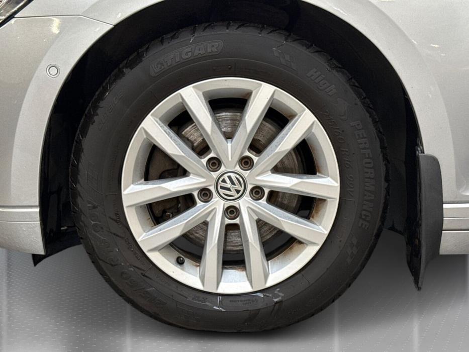 VOLKSWAGEN Passat 2018