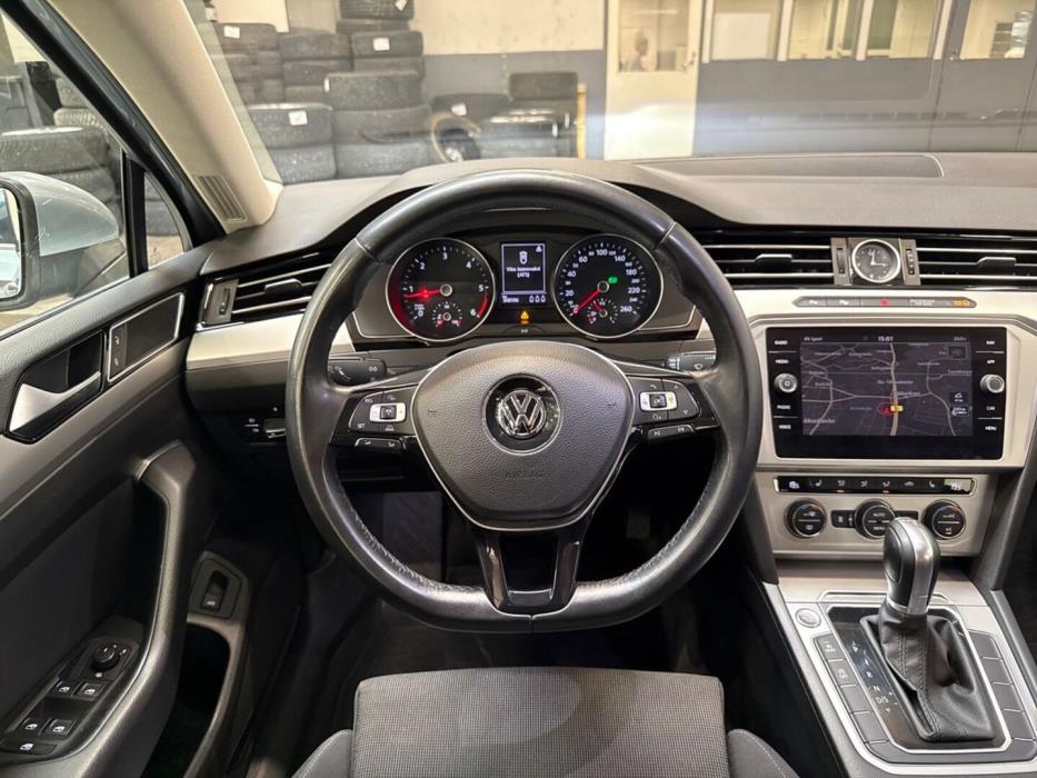 VOLKSWAGEN Passat 2018
