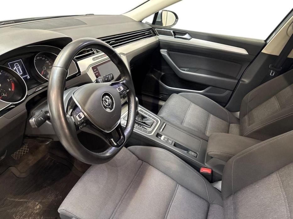 VOLKSWAGEN Passat 2018