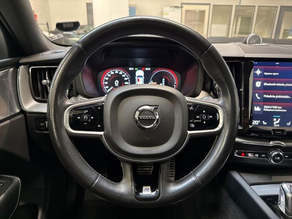 VOLVO XC60 2018