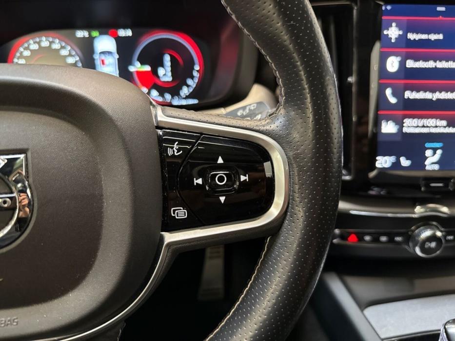 VOLVO XC60 2018