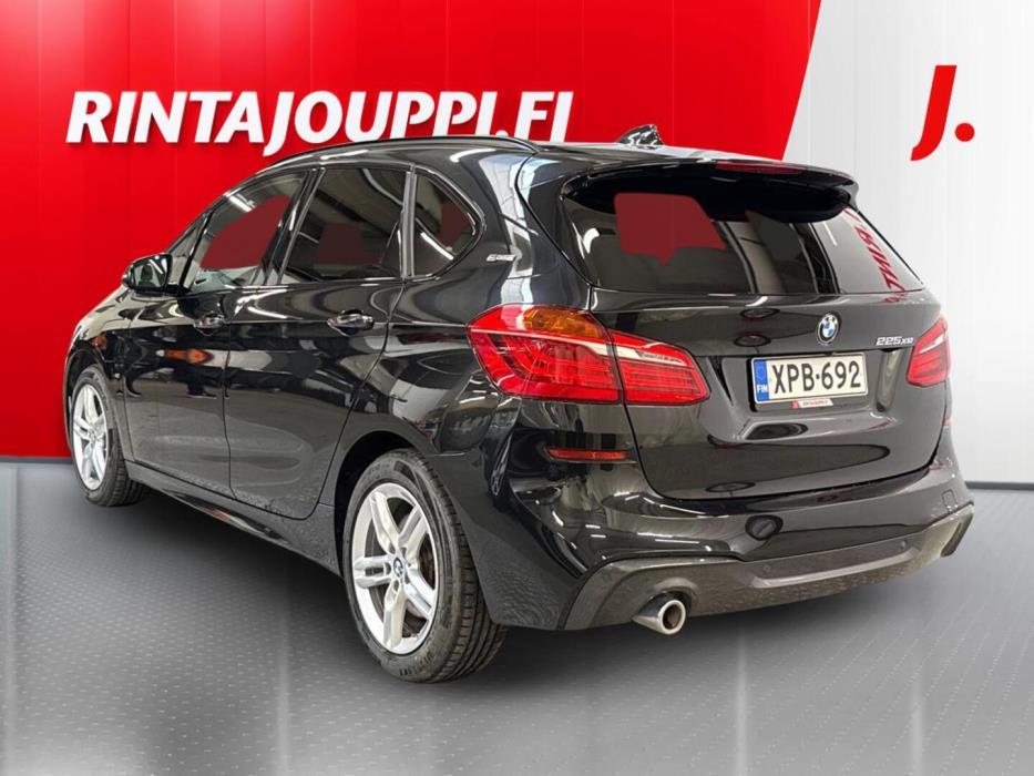 BMW 225 2019
