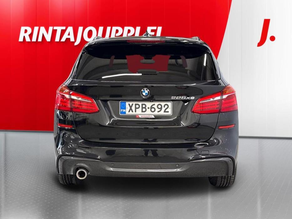 BMW 225 2019