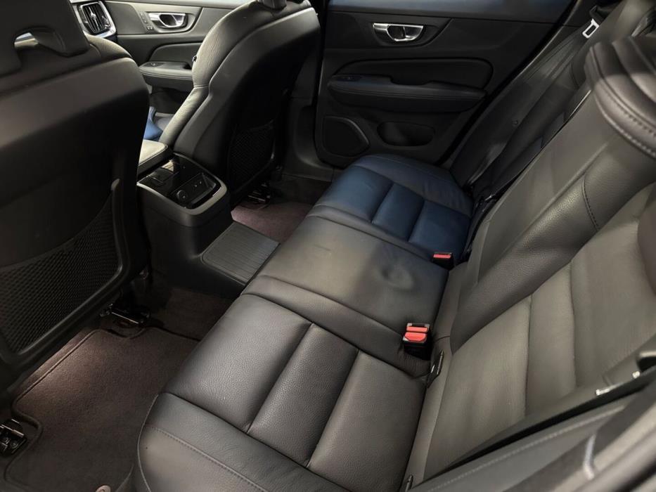 VOLVO V60 2023