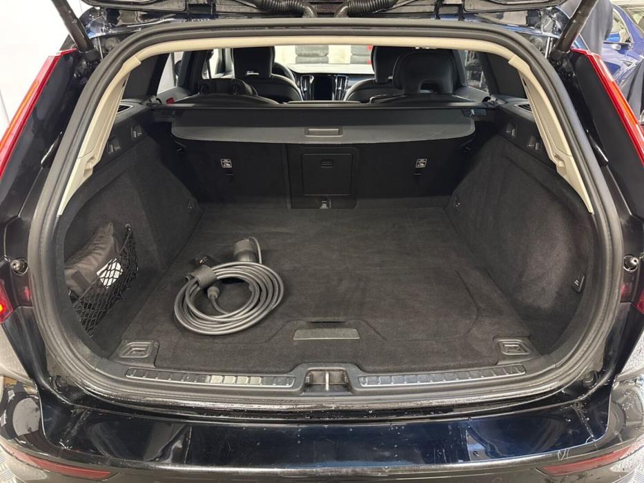 VOLVO V60 2023