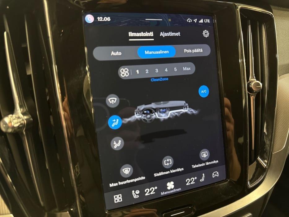 VOLVO V60 2023