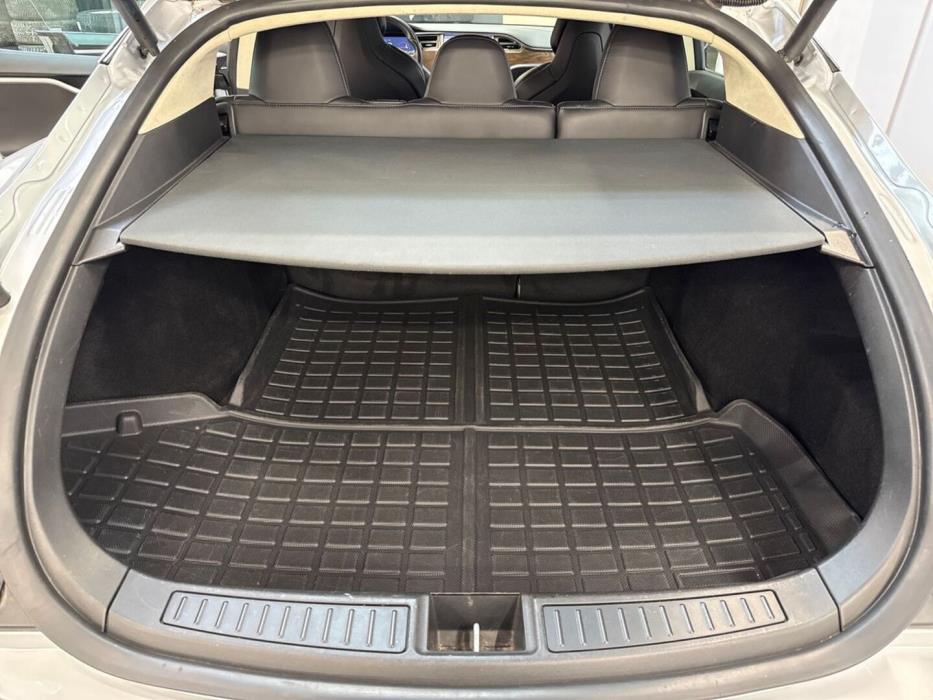 TESLA Model S 2018