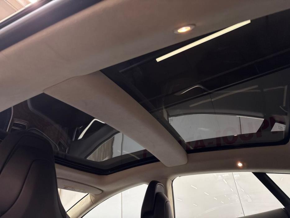 TESLA Model S 2018