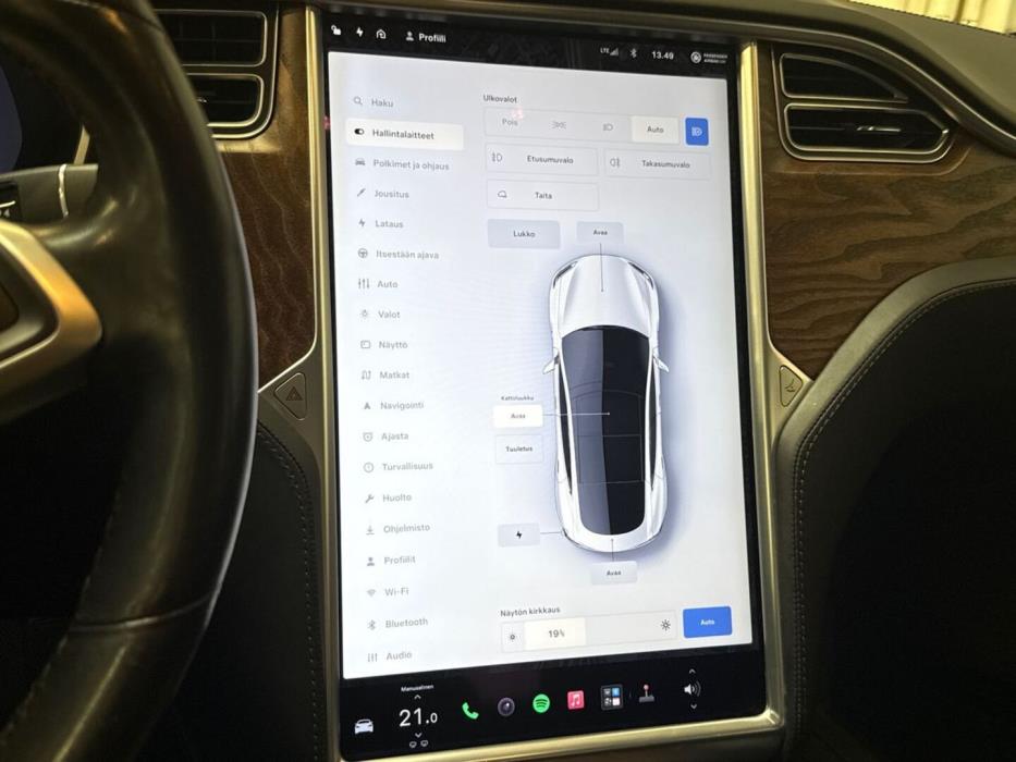 TESLA Model S 2018