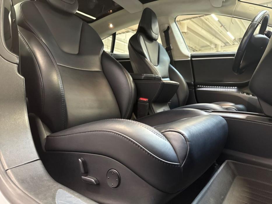 TESLA Model S 2018