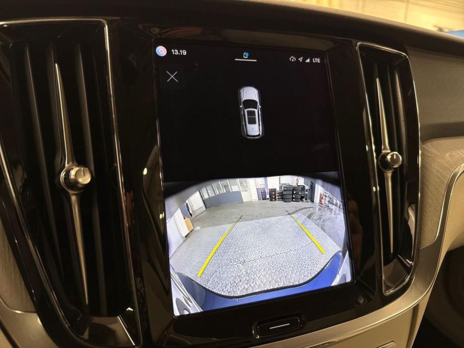 VOLVO V60 2024