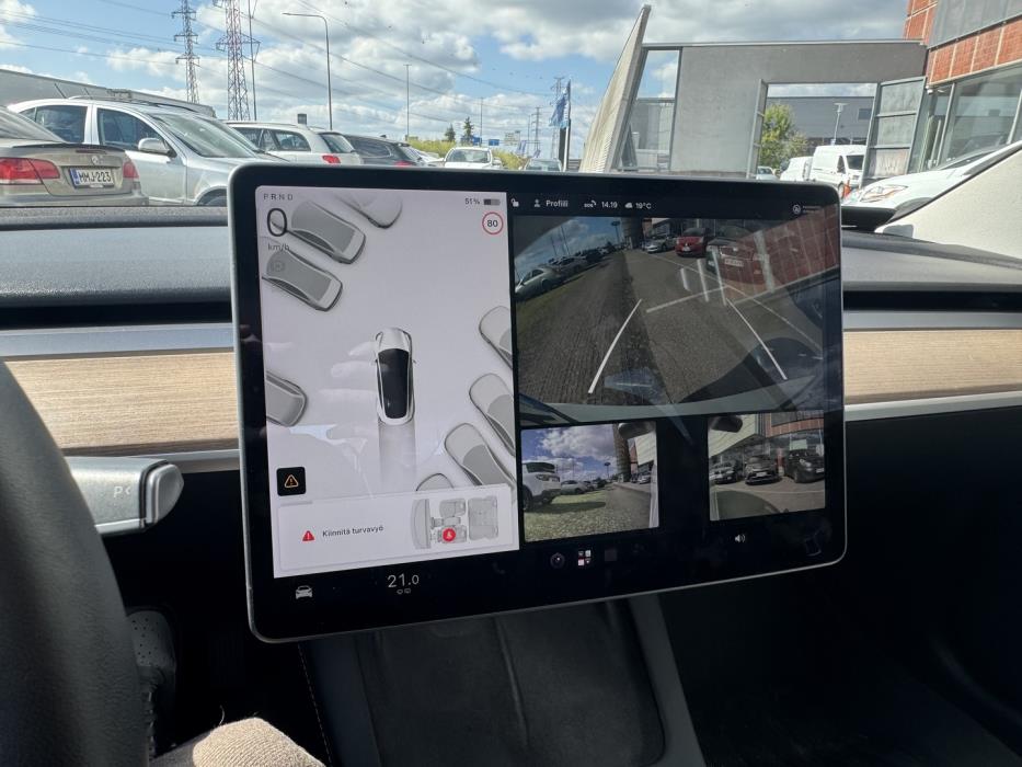 TESLA Model 3 2021