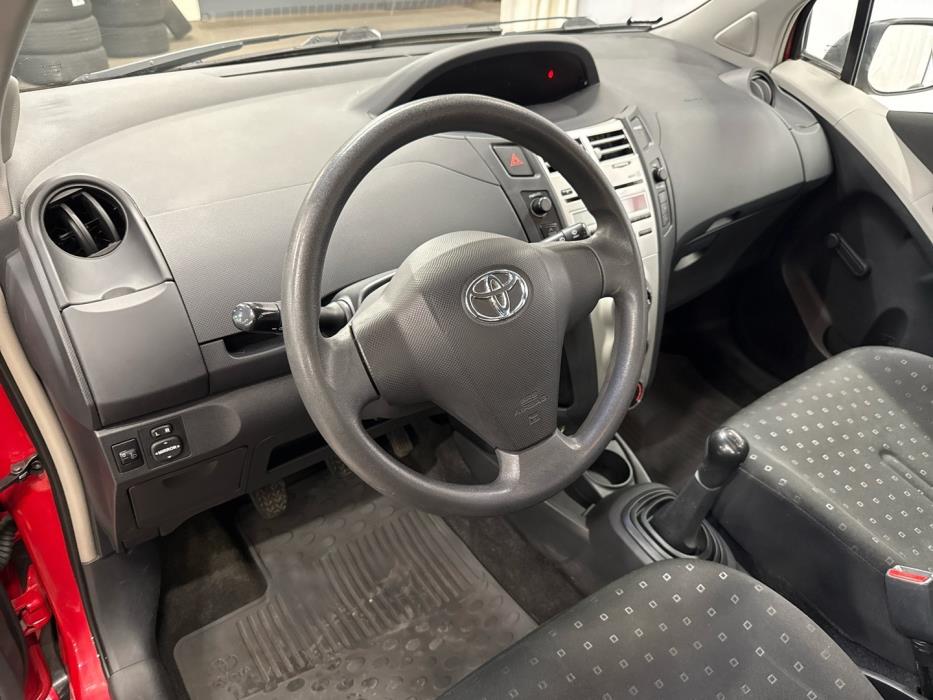 TOYOTA Yaris 2008