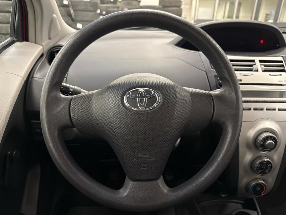 TOYOTA Yaris 2008