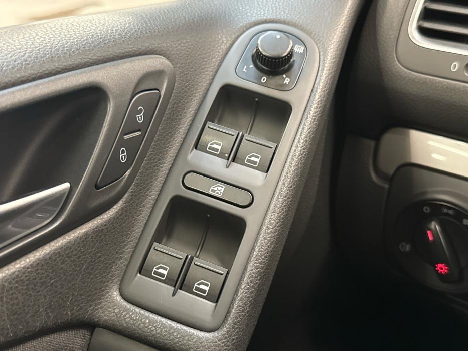 VOLKSWAGEN Golf 2009