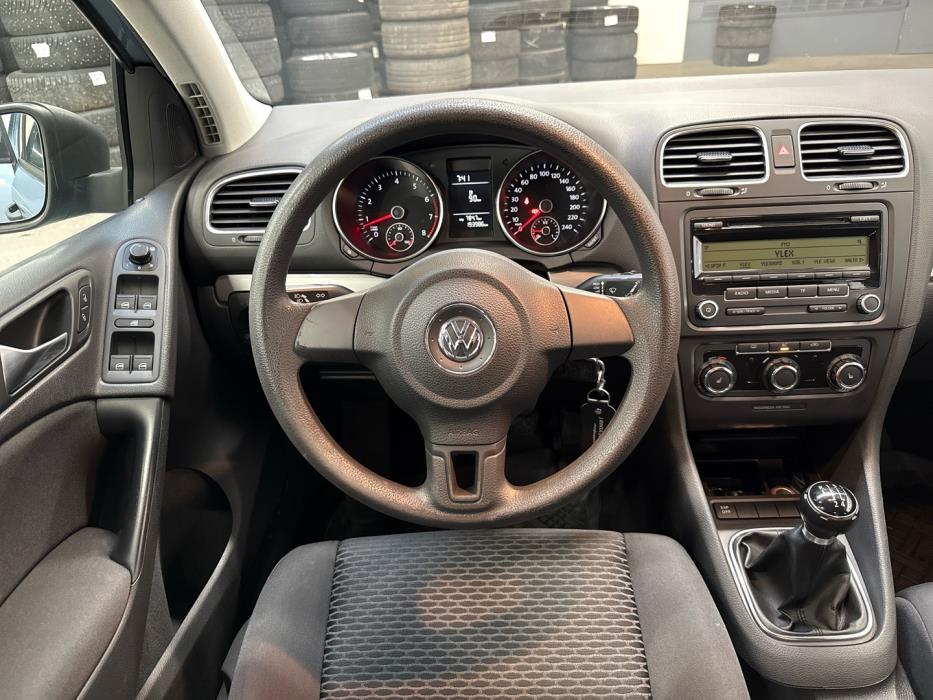 VOLKSWAGEN Golf 2009