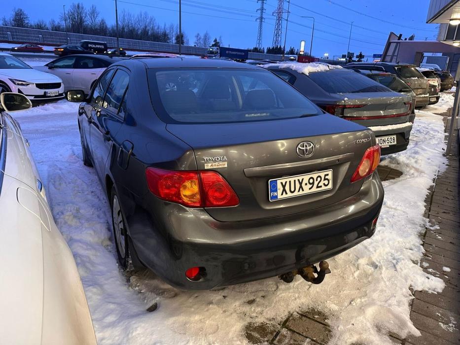 TOYOTA Corolla 2010