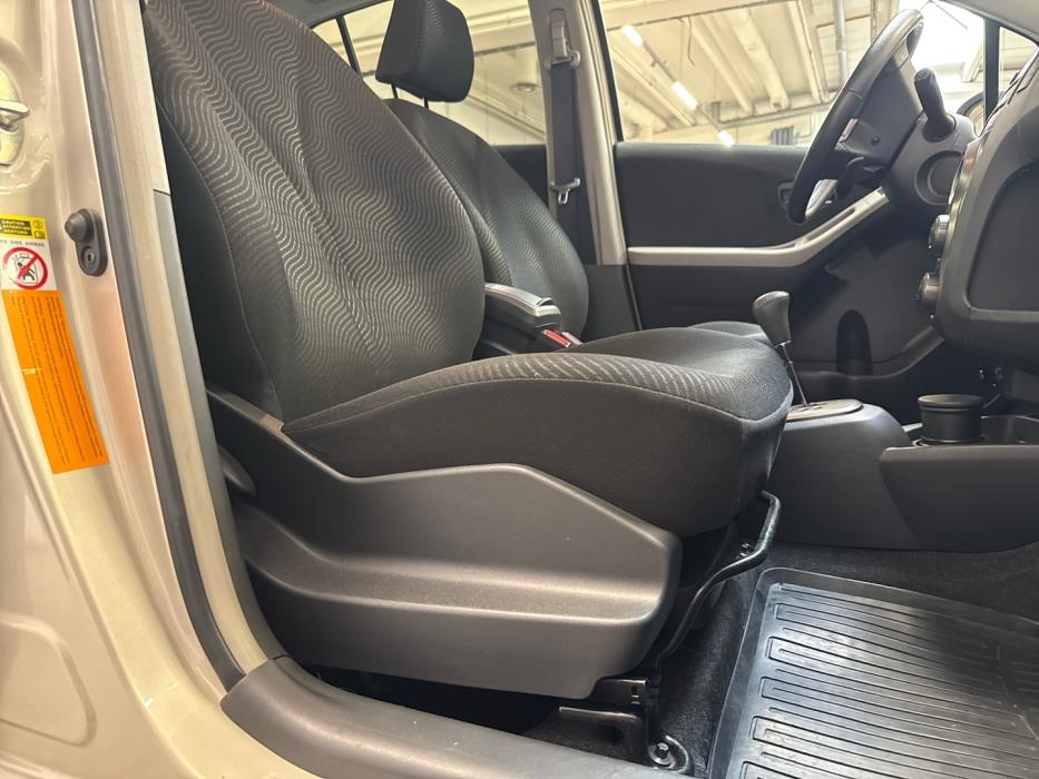 TOYOTA Yaris 2010