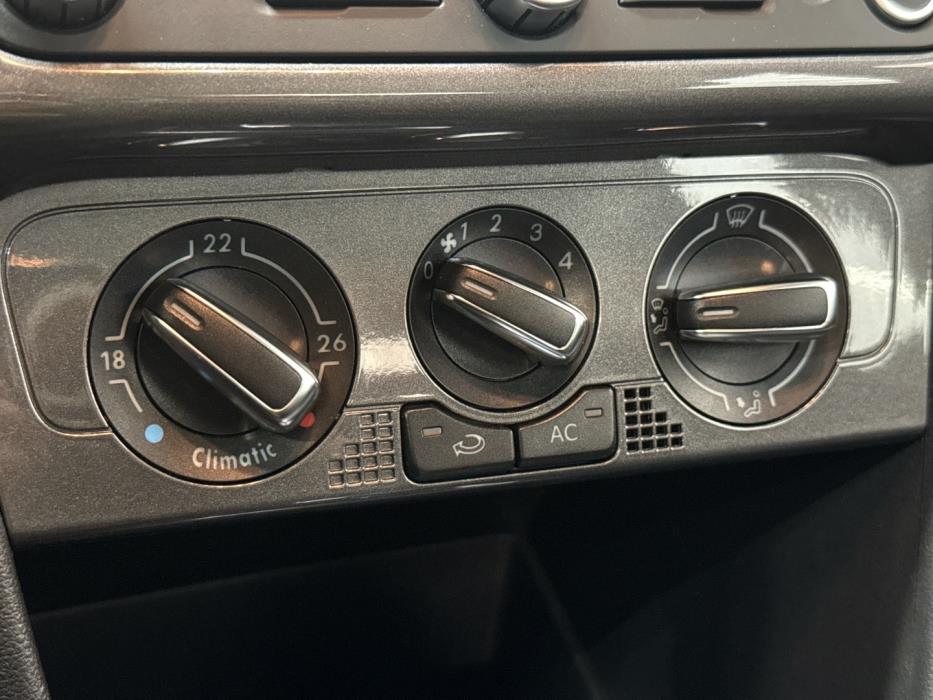 VOLKSWAGEN Polo 2010