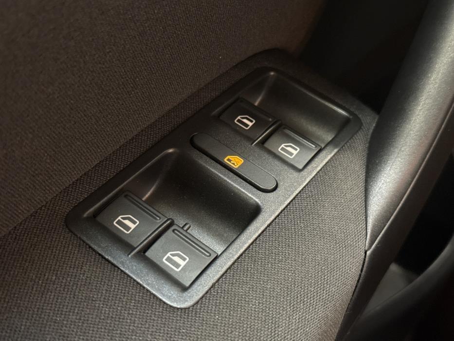 VOLKSWAGEN Polo 2010