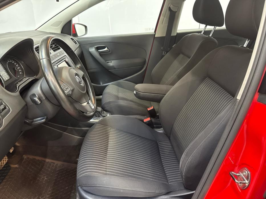 VOLKSWAGEN Polo 2010