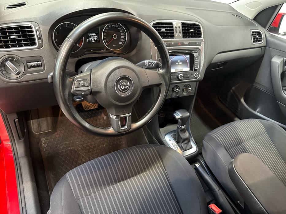 VOLKSWAGEN Polo 2010
