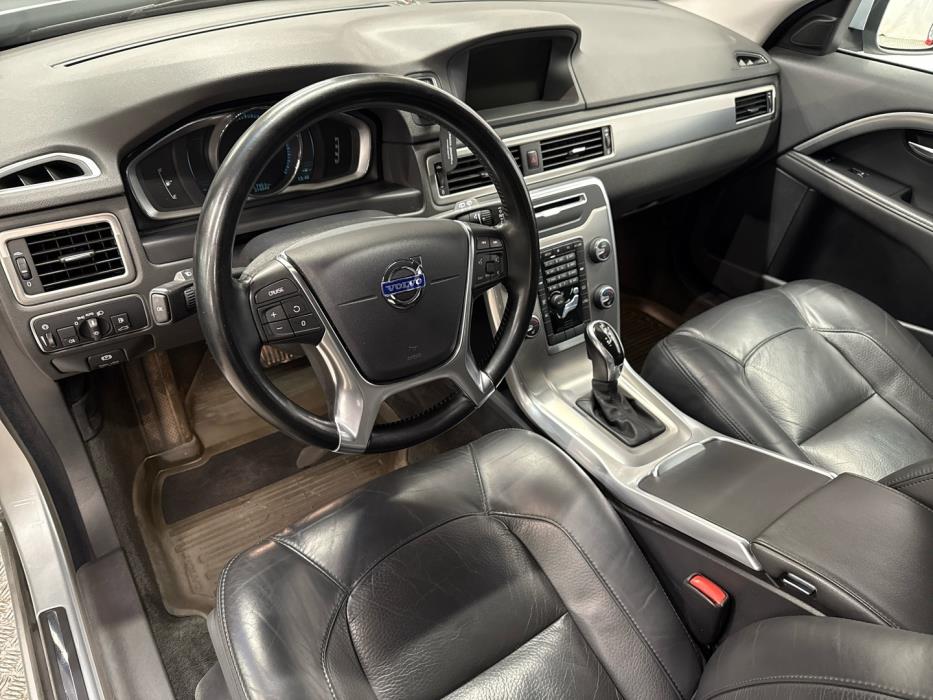 VOLVO V70 2014