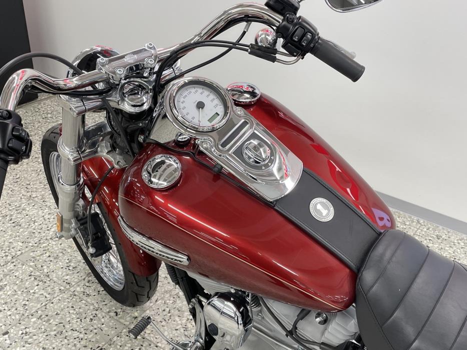 HARLEY-DAVIDSON DYNA 2010