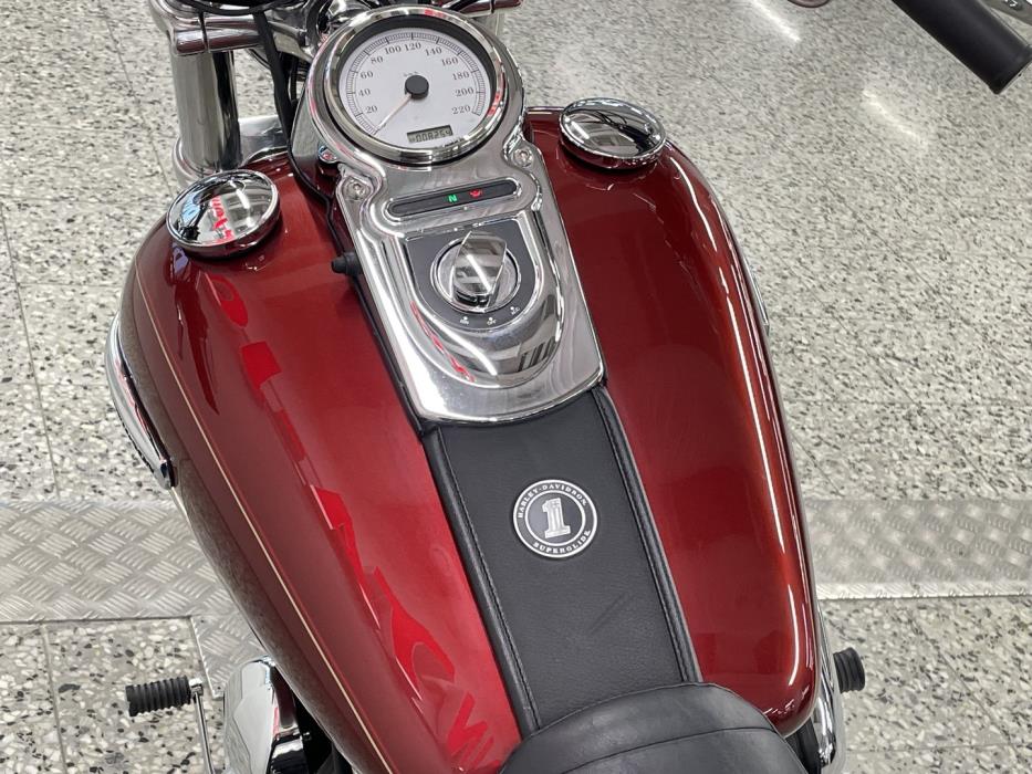 HARLEY-DAVIDSON DYNA 2010