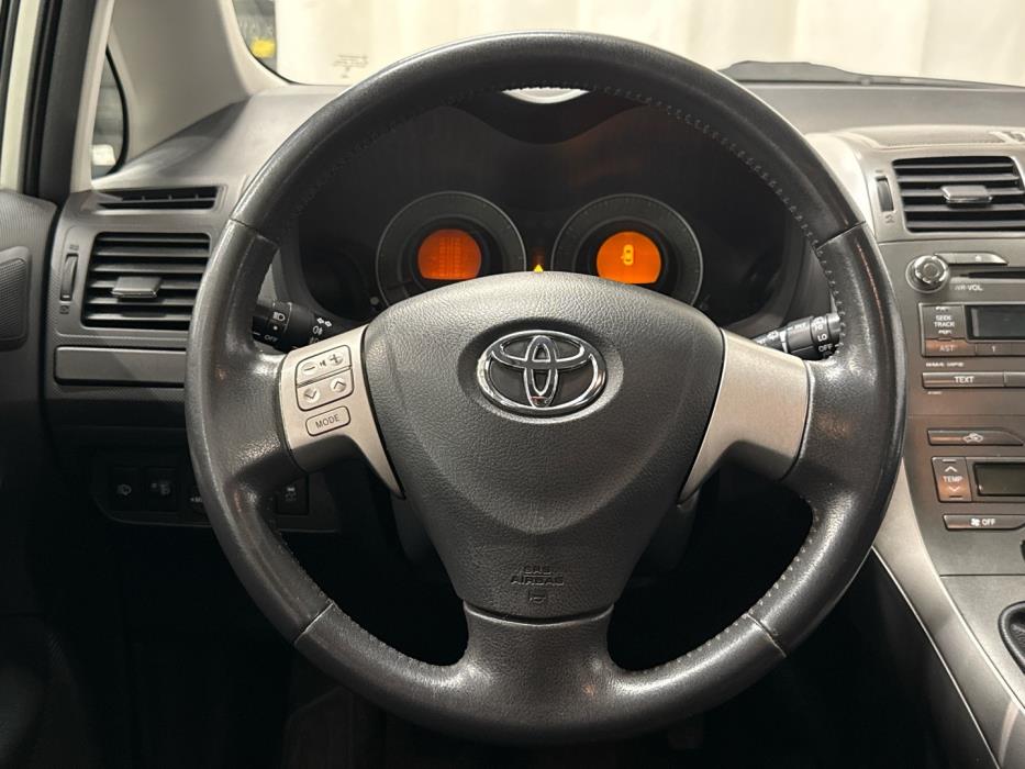 TOYOTA Auris 2008