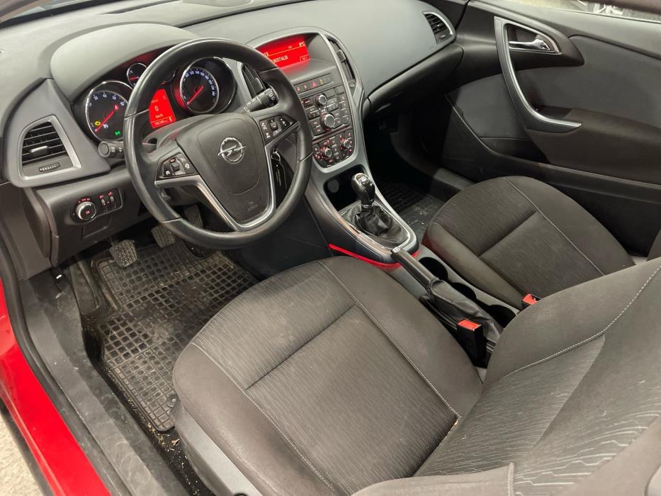 OPEL Astra 2012