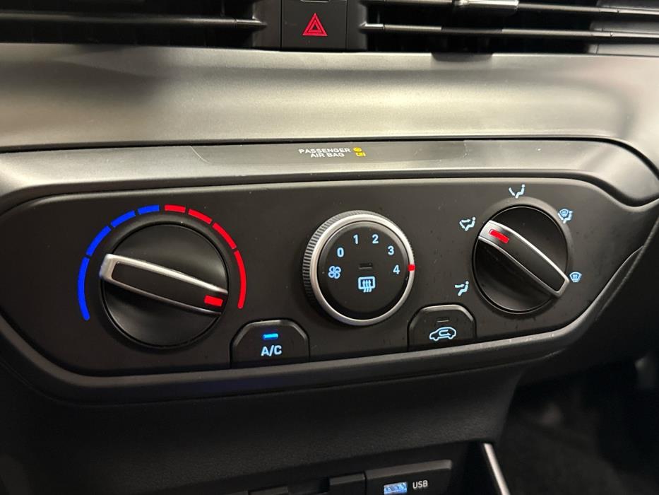 HYUNDAI i20 Hatchback 2021