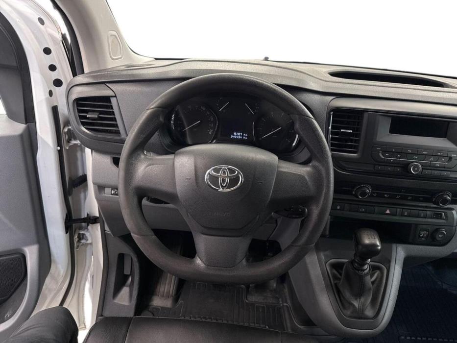 TOYOTA Proace 2017