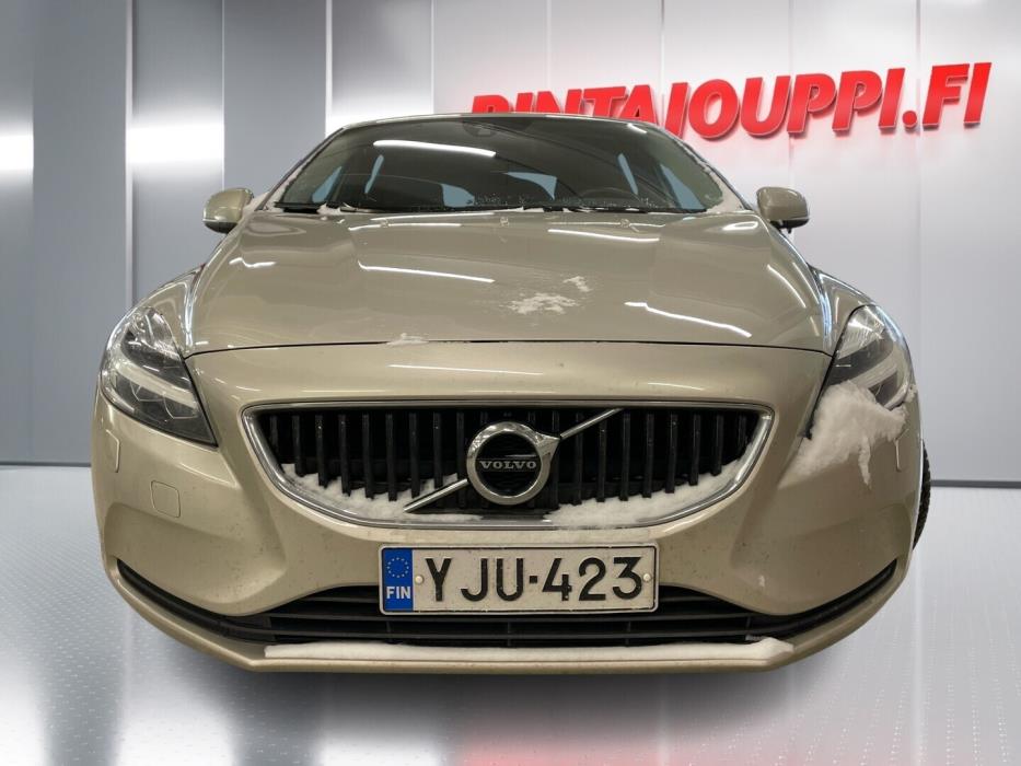 VOLVO V40 2018