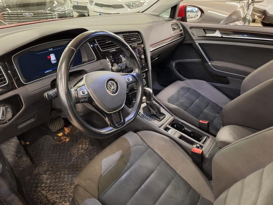 VOLKSWAGEN Golf 2018