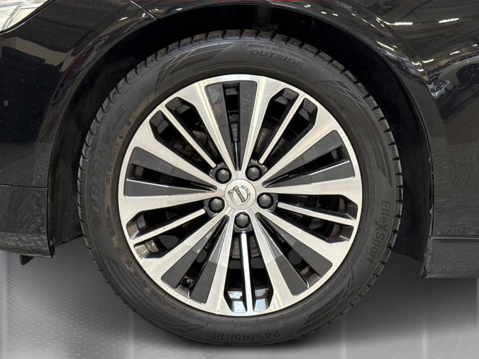 VOLVO V90 2021
