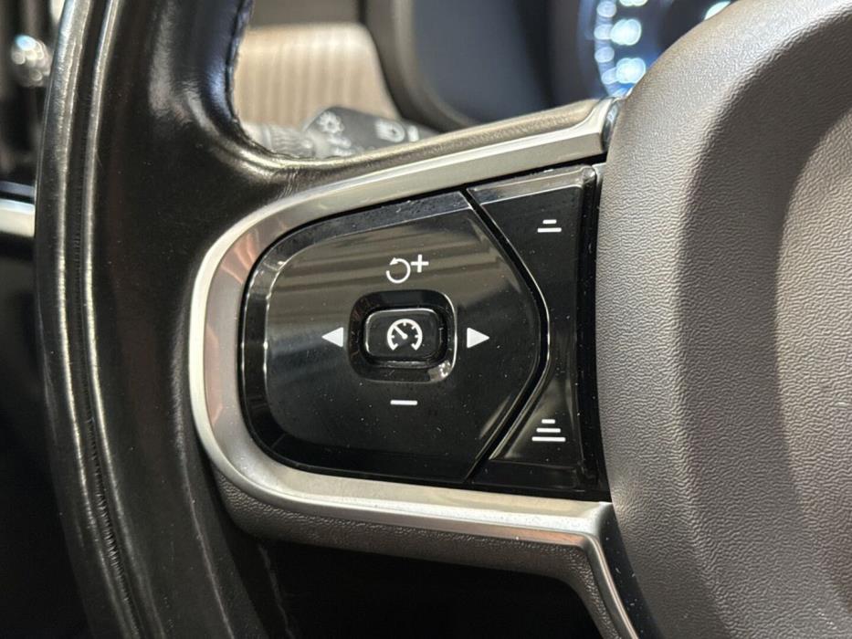 VOLVO V90 2021
