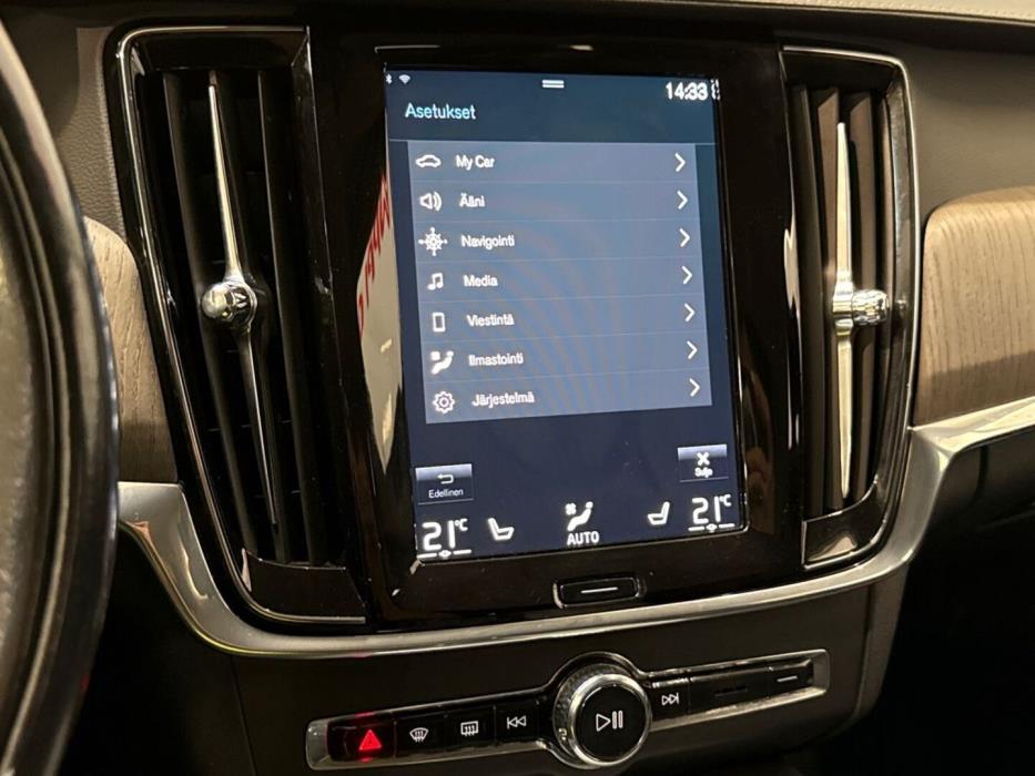 VOLVO V90 2021