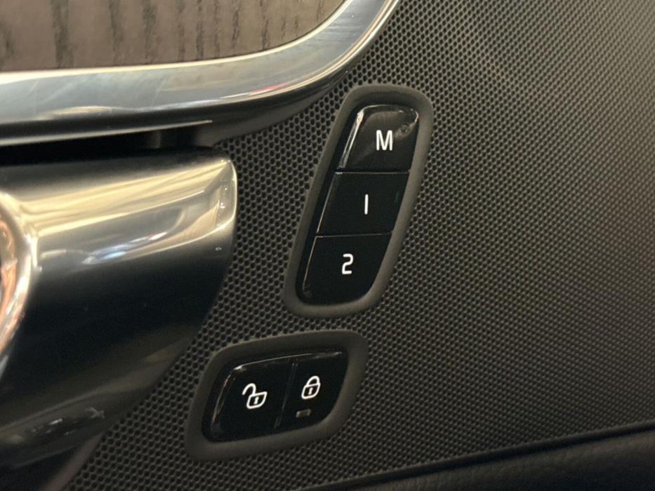VOLVO V90 2021