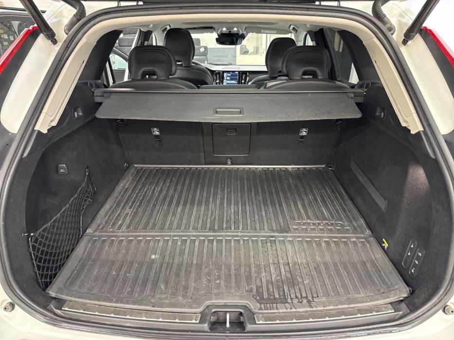 VOLVO XC60 2019