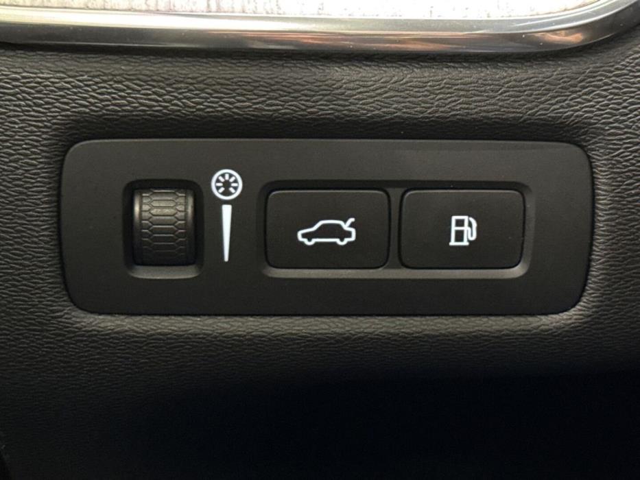 VOLVO XC60 2019