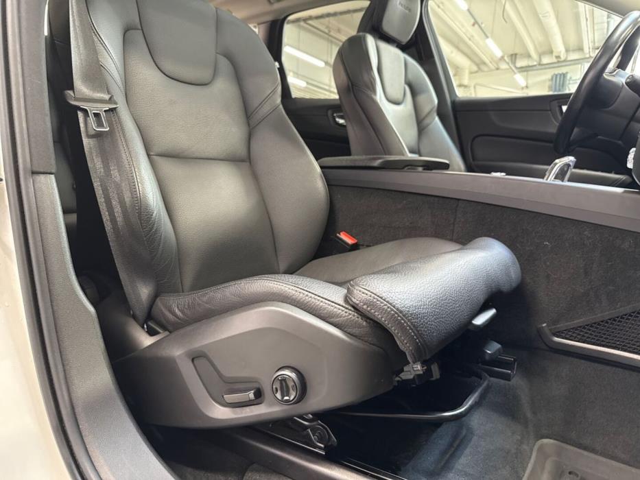VOLVO XC60 2019