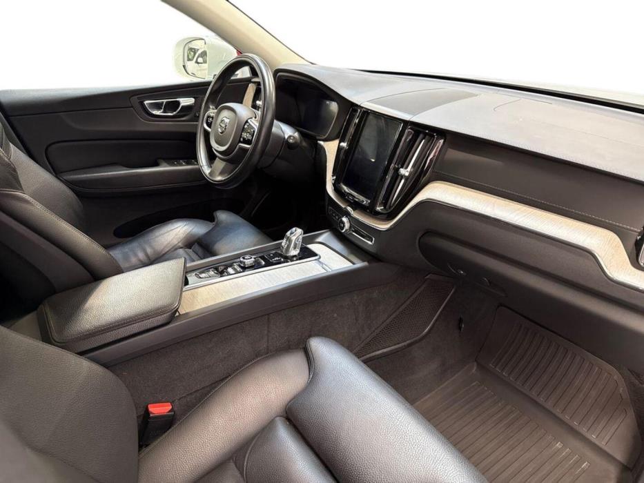 VOLVO XC60 2019