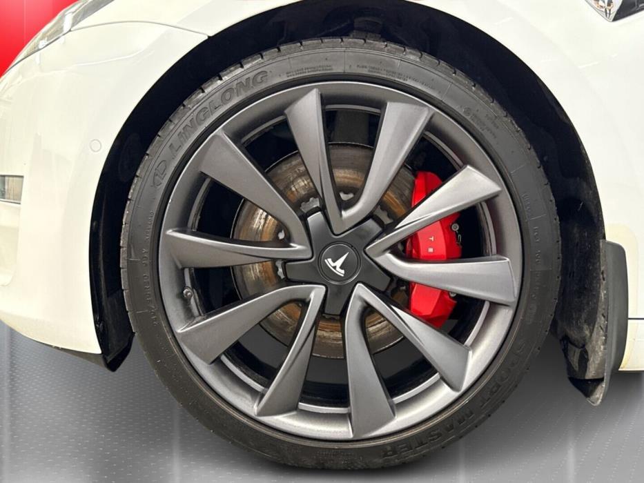 TESLA Model 3 2020