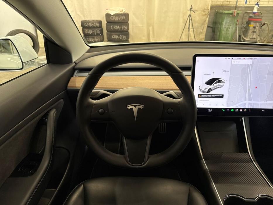 TESLA Model 3 2020