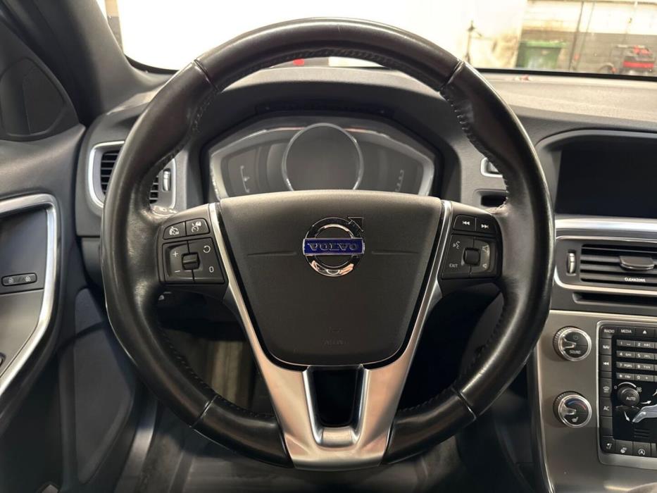 VOLVO V60 2017