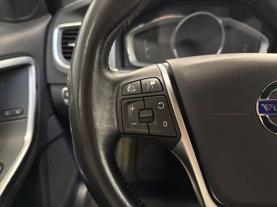 VOLVO V60 2017